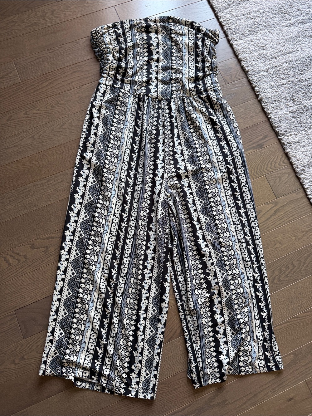 Women’s Strapless Black & Cream
Patterned Jumpsuit